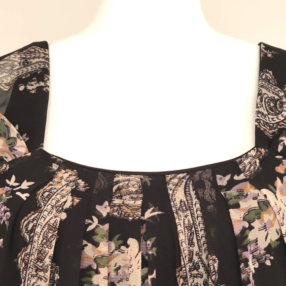 Ricki's Floral Paisley Print Top - Picture 3 of 8